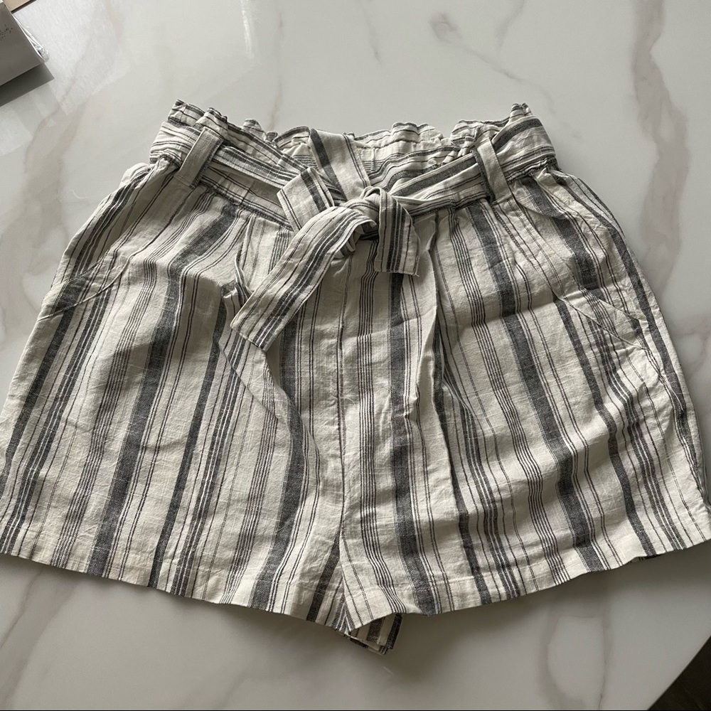 Forever 21 | Striped Paperbag Shorts - L